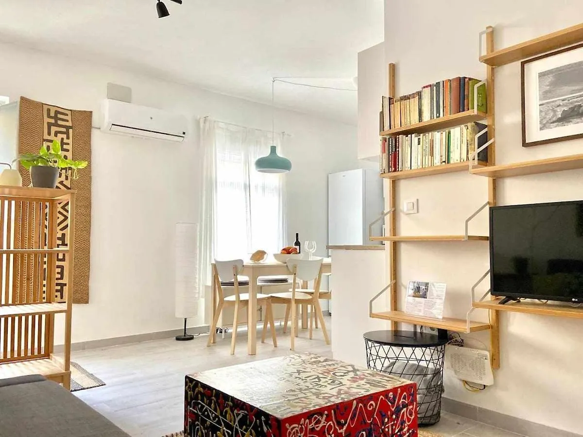 Monkeys Apartments Los Viajantes Seville 0*,  Spain